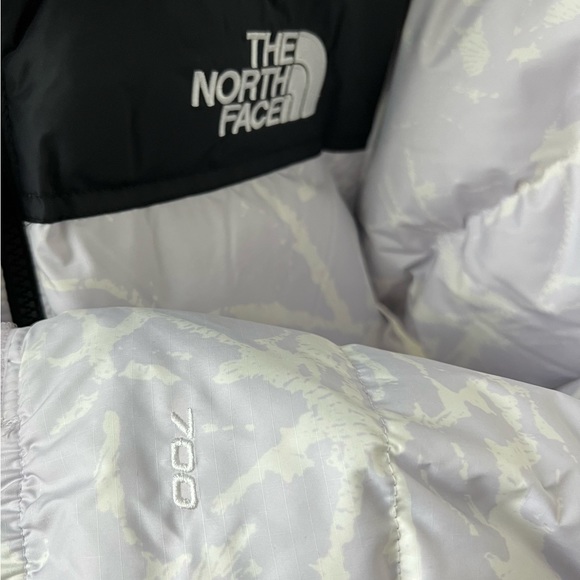 The North Face Women's 1996 Retro Nuptse 700 fill goose down Jacket - Picture 7 of 11